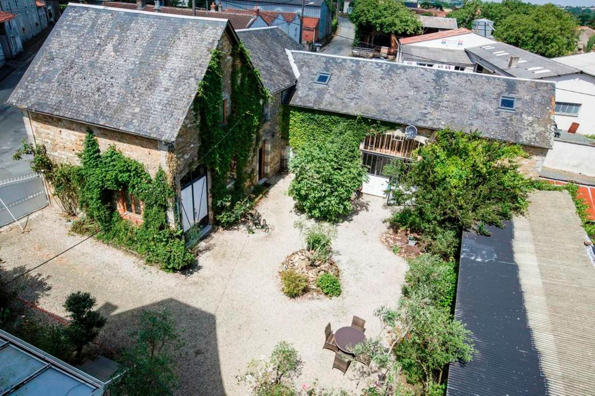 Holiday Home La Brijopa Bazoges-en-Pareds Номер фото