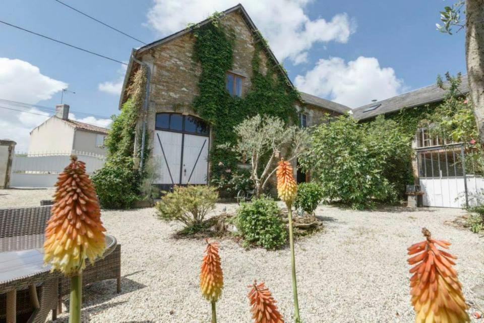 Holiday Home La Brijopa Bazoges-en-Pareds Экстерьер фото